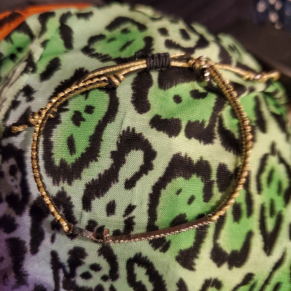 TAJ Adjustable Cubic Zirconia Cross Bracelet BNWOT - Picture 4 of 6